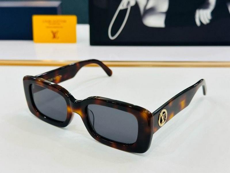 LV Sunglasses 886